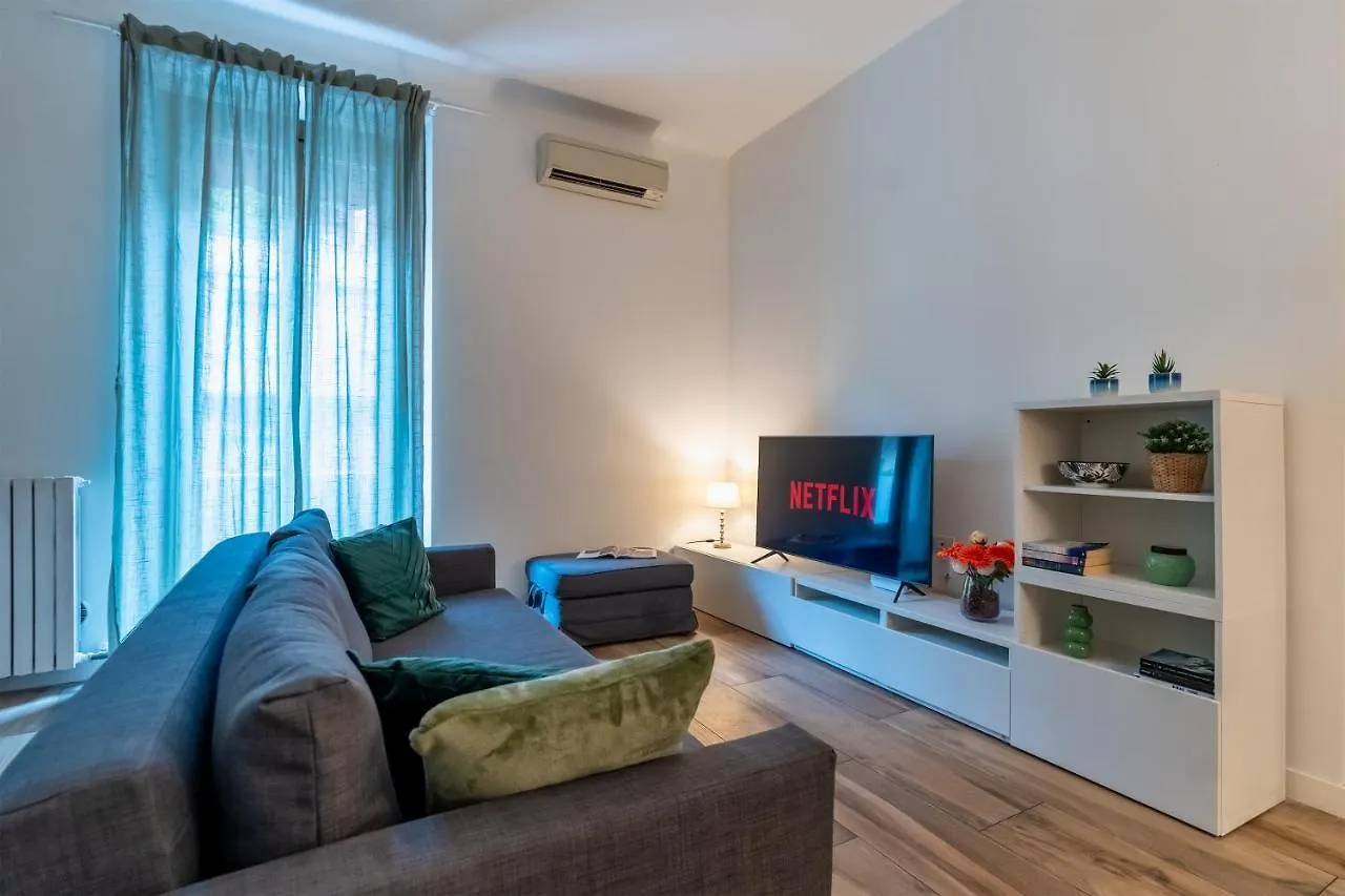 Politecnico/Duomo Eleganza, Design E Comfort Apartment Milan 0*,